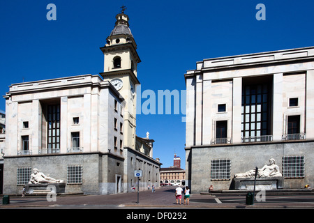 Piazza CLN mit Po und Dora Brunnen hinter San Carlo und Santa Cristina Kirchen Turin Piemont Italien Stockfoto