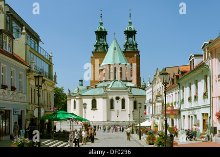 Gniezno Kathedrale oder Dom Basilika Mariä Himmelfahrt der Jungfrau Maria und St. Adalbert, Gniezno, Polen, Europa Stockfoto