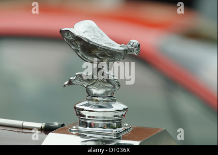 Spirit of Ecstasy, eine Motorhaube Maskottchen auf einem Rolls Royce Stockfoto
