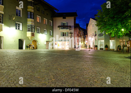 Tinneplatz quadratisch, Klausen, Eisacktal Tal oder Valle Isarico, Südtirol, Alto Adige, Italien, Europa Stockfoto