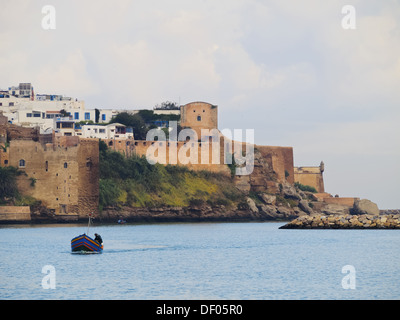 Blick auf die alte Medina von Rabat und Bouregreg River, Marokko, Afrika Stockfoto