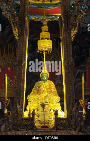 Smaragd-Buddha, Wat Phra Kaeo oder Tempel des Smaragd-Buddha, Grand Palace oder der königliche Palast, Bangkok, Thailand, Asien Stockfoto