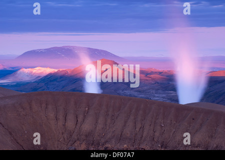 Krafla-Vulkan, Ufer des Sees Víti Dampf aus einem Geothermie-Kraftwerk, Mývatn-Gebiet, Norðurland Eystra Stockfoto