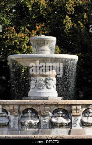 Wittelsbacher Brunnen, Brunnen am Lenbachplatz Square, München, Bayern Stockfoto