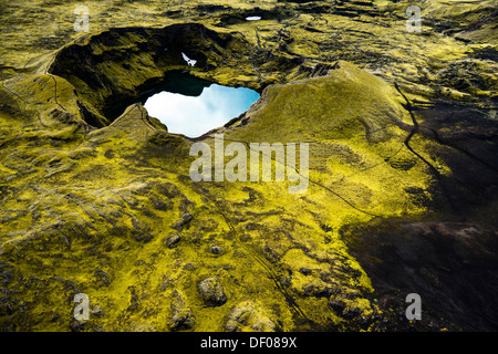 Luftaufnahme, Kratersee, moosbedeckten Krater von Laki oder Lakagígar, isländische Hochland, Southern Island, Suðurland, Island Stockfoto