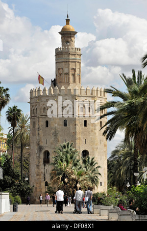 Torre del Oro, Golden Tower, einst Teil von einer maurischen Festung, Sevilla, Andalusien, Spanien, Europa Stockfoto