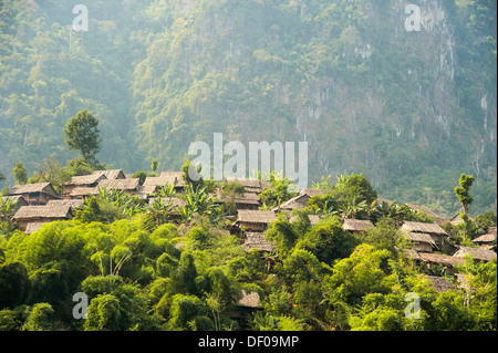 Mae La Flüchtlingslager nach dem Karen-Stamm in der Nähe von Mae Sot an der thailändisch-burmesischen Grenze, Nord-Thailand, Thailand, Asien Stockfoto