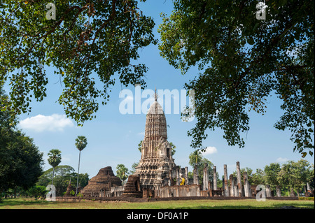 Chedi, Tempelanlage Wat Phra Si Rattana Mahathat Chaliang, Si Satchanalai Geschichtspark, UNESCO-Weltkulturerbe Stockfoto