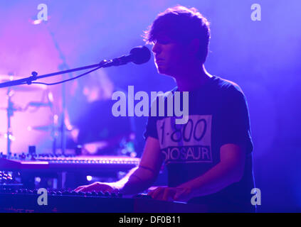 London, UK - 25. September 2013: James Blake führt im O2 Shepherds Bush Empire in London. James Blake (geboren 1988) ist ein englischer elektronische Musikproduzent und Singer-Songwriter aus London. Bildnachweis: Piero Cruciatti/Alamy Live-Nachrichten Stockfoto