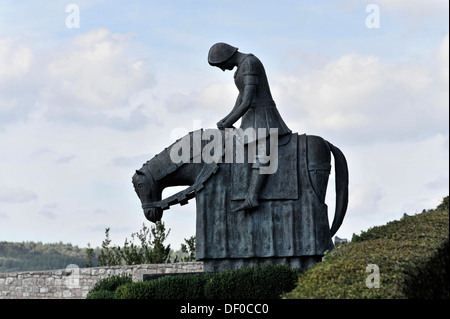 Denkmal, Skulptur im Park der Basilika San Francesco Lucini, Assisi, Umbrien, Italien, Europa Stockfoto