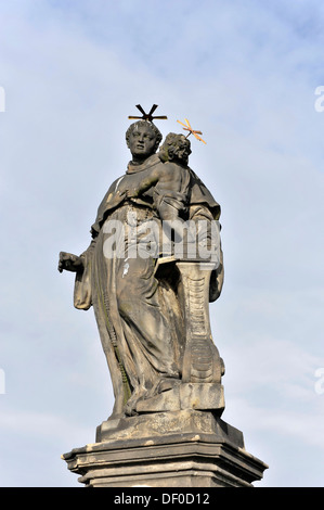 Statue des Hl. Antonius von Padua, 1707 von J. Mayer, Karlsbrücke, UNESCO-Weltkulturerbe, Prag, Hlavní Město Praha Stockfoto