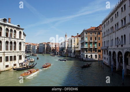 Canal Grande, wie gesehen von Rialto Bridge, Venedig, Italien, Europa Stockfoto