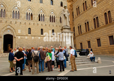 Siena, Salimbeni Square, UNESCO World Heritage Site, Piazza Salimbeni, Toskana, Italien, Europa Stockfoto