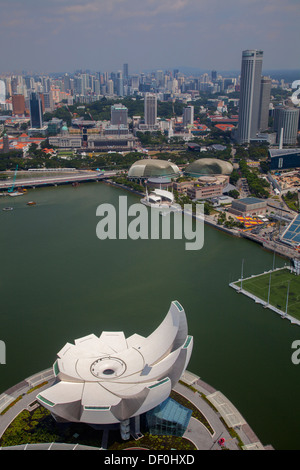 Science Museum für Kunst Wolkenkratzer Singapur Bay Bereich Stadt Staat Südostasiens finanzielle touristisches Zentrum Marine Bay Sands Hotel Stockfoto