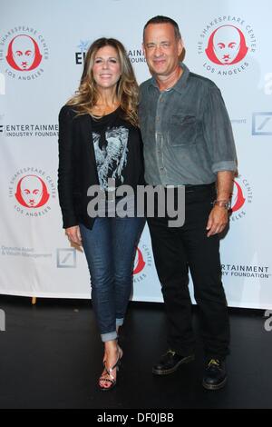 Los Angeles, Kalifornien, USA. 25. September 2013. Tom Hanks; Rita Wilson besuchen 23. jährliche einfach Shakespeare 2013 auf der großen Bühne am 25. September 2013 in Santa Monica, Kalifornien statt. Bildnachweis: TLeopold/Globe Photos/ZUMAPRESS.com/Alamy Live-Nachrichten Stockfoto