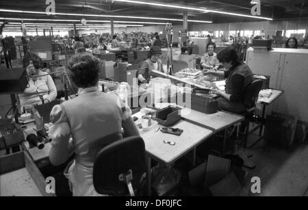 Die Produktion von Amaturenherstellers Grohe 30 Jahren war eine Fabrik mit einem hohen Anteil weiblicher Mitarbeiter. Das Foto zeigt, dass die Produktion und die Verschiebung bei Hansgrohe ändern. | Stockfoto