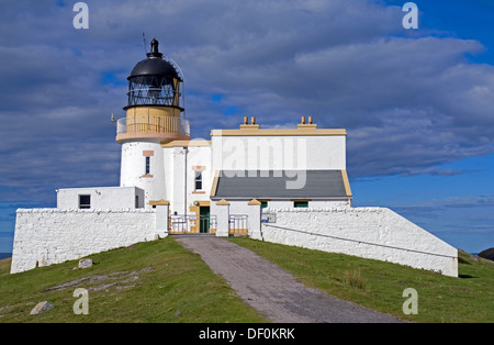 Stoner Head Leuchtturm, auf der Stoner-Halbinsel in der Nähe von Punkt von Stoner. Lochinver, Assynt, Sutherland, Highlands, Schottland, Vereinigtes Königreich Stockfoto