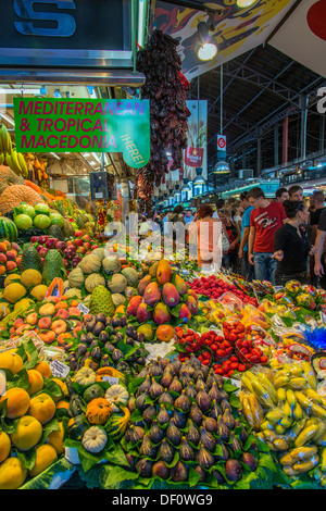 Bunte Obst Stall, La Boqueria Markt, Barcelona, Katalonien, Spanien Stockfoto