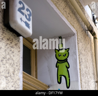 Berlin, Deutschland, Graffiti Aufgehaengten eine Katze Stockfoto