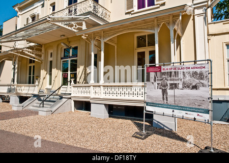 Das ehemalige Hotel Hartenstein, jetzt das Airborne Museum, war das britische Hauptquartier während der Schlacht um Arnheim, September 1944. Stockfoto