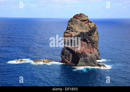 Madeira-Felsen in der Bucht in der Nähe von GAP Baia da Abra Ponta de Sao Lourenco Stockfoto