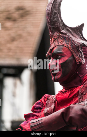 Ein Zeichen von den XL Insekten beim Witham International Puppet Festival. Stockfoto