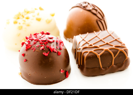 Assortedgourmet Schokoladen Bonbons in verschiedenen Formen und Farben. Stockfoto