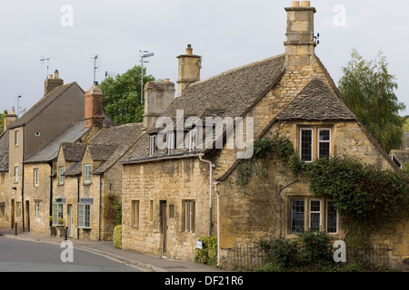 Stein auf dem Land in dem kleinen Markt Stadt von Chipping Campden Cotswold Bezirk von Gloucestershire, England Stockfoto