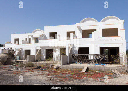 Unvollendete Villen verursacht durch spanischen Rezession - Costa Teguise - Lanzarote - Kanarische Inseln Stockfoto