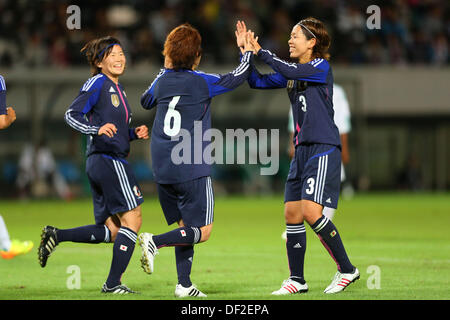 Chiba, Japan. 26. September 2013. (L, R) Michi Goto, Mizuho Sakaguchi, Azusa Iwashimizu (JPN), 26. September 2016 - Fußball / Fußball: internationale Freundschaftsspiel zwischen Japan 2: 0 Nigeria Fukuda Denshi Arena, Chiba, Japan. Bildnachweis: Daiju Kitamura/AFLO SPORT/Alamy Live-Nachrichten Stockfoto