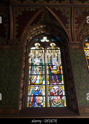 Heilig ansehen Basilick (Heilig-Blut-Basilika) Innenansicht der Glasfenster Stockfoto