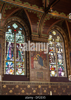 Heilig ansehen Basilick (Heilig-Blut-Basilika) Innenausstattung mit Fresken und Buntglas-Fenster Stockfoto