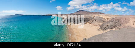 Panoramana von Papagayo-Strand auf Lanzarote, Kanarische Inseln Stockfoto