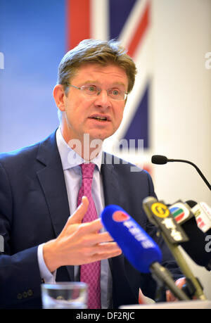 Hong Kong, China. 27. Sep, 2013.Financial Sekretär HM Treasury, Greg Clark, gibt die Keynote auf dem 3. London-Hong Kong RMB Forum. Herr Clark begrüßt die fortgesetzte Zusammenarbeit zwischen Hong Kong und das Vereinigte Königreich bei der Entwicklung der Offshore-RMB-Markt und die jüngsten Entwicklungen auf dem Londoner Markt.  Bildnachweis: Jayne Russell/Alamy Live-Nachrichten Stockfoto