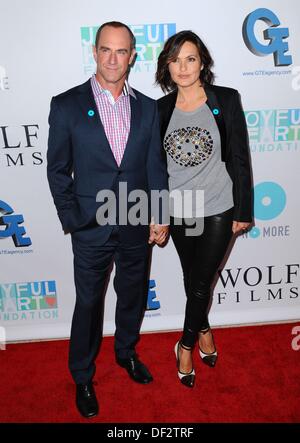 Los Angeles, CA. 26. September 2013. Chris Meloni, Mariska Hargitay im Ankunftsbereich für JoyROCKS starten fröhlich Herzstiftung NO MORE PSA Kampagne, Milk Studios, Los Angeles, CA 26. September 2013. Bildnachweis: Dee Cercone/Everett Collection/Alamy Live-Nachrichten Stockfoto