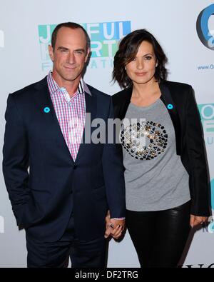 Los Angeles, CA. 26. September 2013. Chris Meloni, Mariska Hargitay im Ankunftsbereich für JoyROCKS starten fröhlich Herzstiftung NO MORE PSA Kampagne, Milk Studios, Los Angeles, CA 26. September 2013. Bildnachweis: Dee Cercone/Everett Collection/Alamy Live-Nachrichten Stockfoto