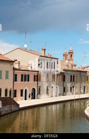 Einblick in Comacchio und seine Kanäle in der Provinz Ferrara. Emilia-Romagna, Italien. Stockfoto