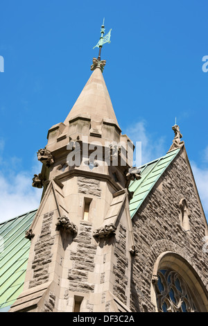 Christ Church Cathedral war früher die erste anglikanische Kathedrale von Montreal. Ursprünglich wurde im Jahre 1856 durch einen Brand zerstört. Stockfoto