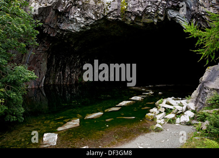 Rydal Cave Caves bei stillgelegten ehemaligen Schiefersteinbruch in der Nähe Rydal Water Lake District National Park Cumbria England Vereinigtes Königreich Großbritannien GB Großbritannien Stockfoto