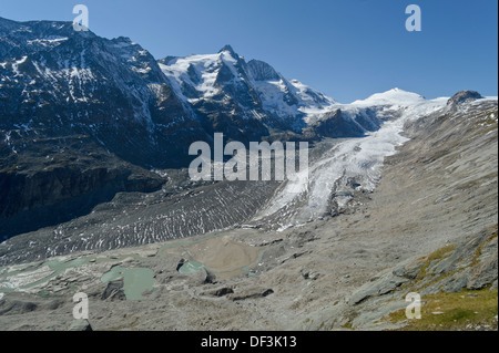 Österreich / Nationalpark Hohe Tauern - Auswirkungen des Klimawandels: Gletscher schmelzen. Pasterzengletscher unter Mount Großglockner. Stockfoto