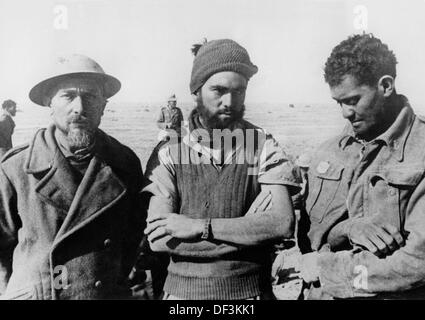 Das Bild der Nazi-Propaganda! Abbildung englischer Häftlinge in Bir Hakeim, Libyen, veröffentlicht am 22. Juni 1942. Fotoarchiv für Zeitgeschichte Stockfoto