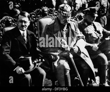 Präsident Paul von Hindenburg und Reichskanzler Adolf Hitler, Deutschland, 1933 Stockfoto