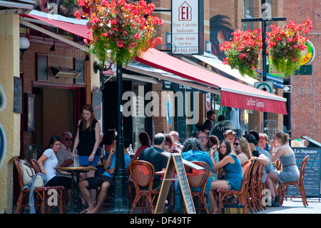 Beliebte Terrasse auf Prinz Arthur Fußgänger Straße Montreal Stockfoto