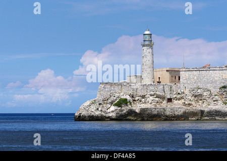 Faro Castillo del Morro - Leuchtturm an der Einfahrt zur Bucht von Havanna in Havanna, Kuba Stockfoto