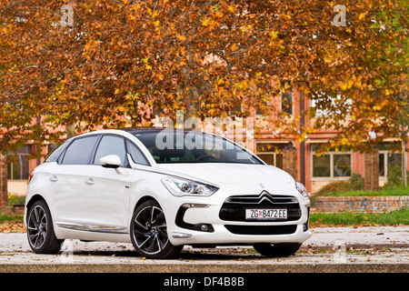 Citroen DS5 Sport Chic Hybrid4 Airdream Stockfoto