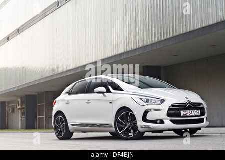 Citroen DS5 Sport Chic Hybrid4 Airdream Stockfoto
