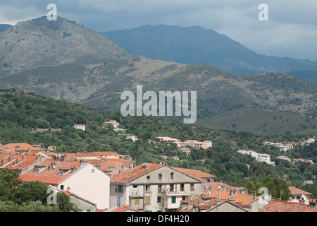 Berge rund um Corte Stockfoto