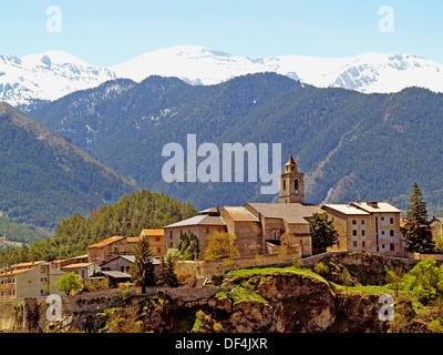 Das malerische Dorf von Belver de Cerdanya in den spanischen Pyrenäen Stockfoto