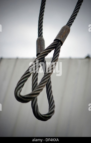 Zwei Metall Seilschlaufen, Nahaufnahme Stockfoto