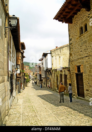 Cobble stone Hauptstraße von Santillana del Mar, Spanien Stockfoto